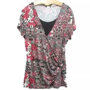 DYNAMITE Black & Red Short Sleeve Blouse